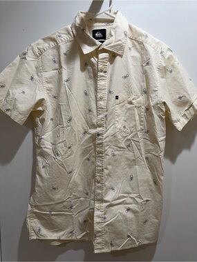 Quiksilver Cream Short-Sleeve Button-Down Shirt with Subtle Print